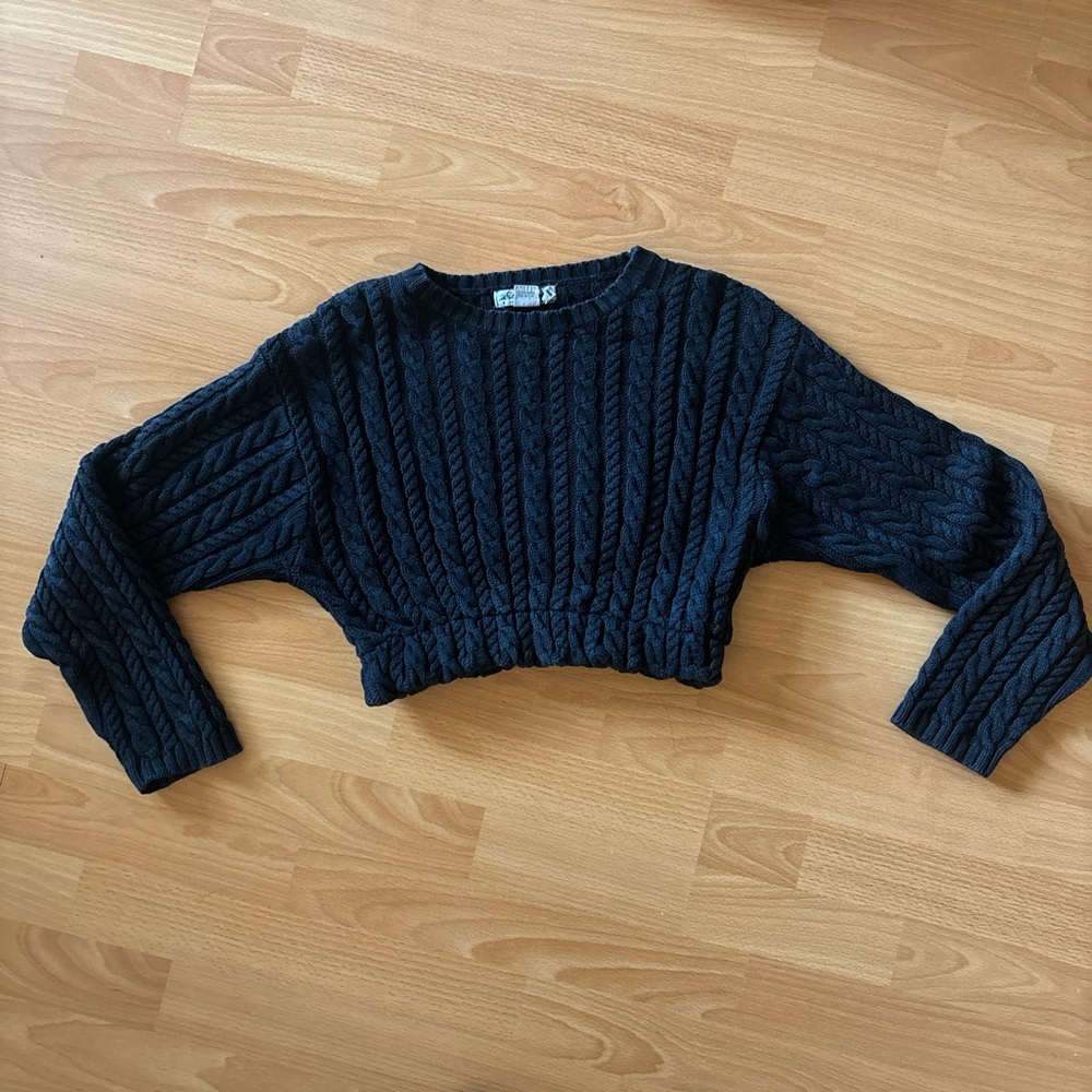 Vintage Eddie Bauer cable knot cropped sweater